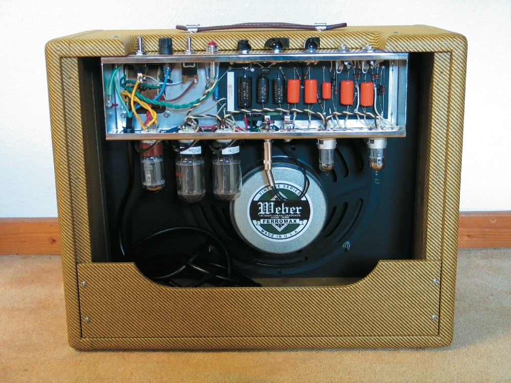 Amp-Station_02