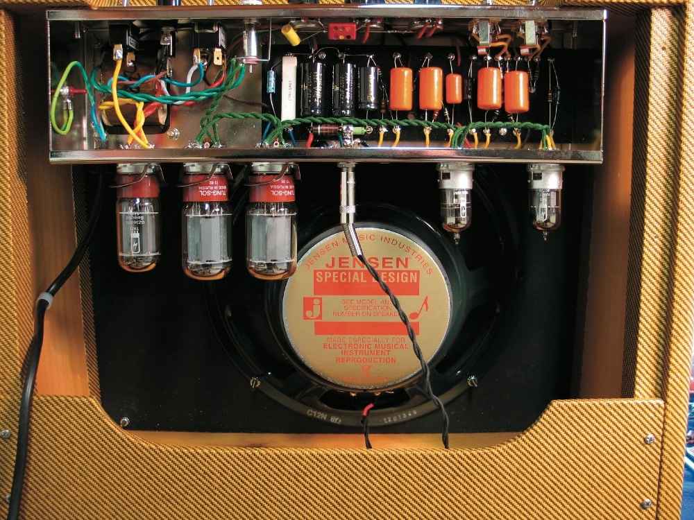 Amp-Station_03