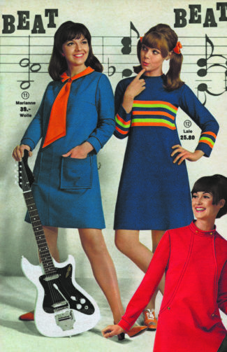 Frauen und Gitarren im Quelle-Katalog von 1967/68