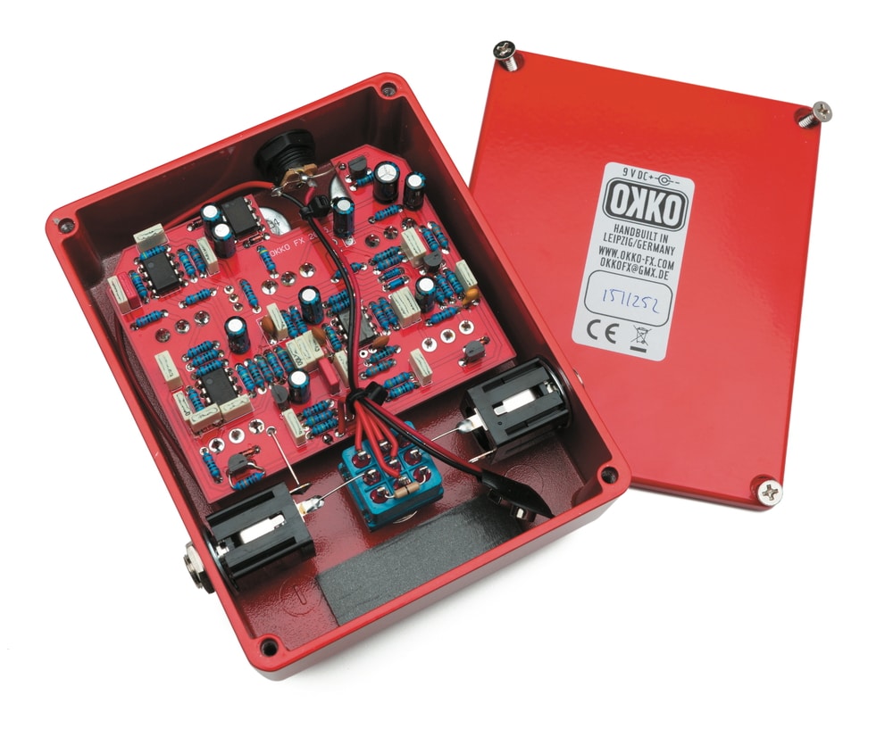 Okko Dominator MKII Black and Red_02