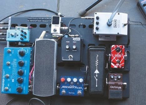the-dead-daisies-doug-aldrich-pedalboard