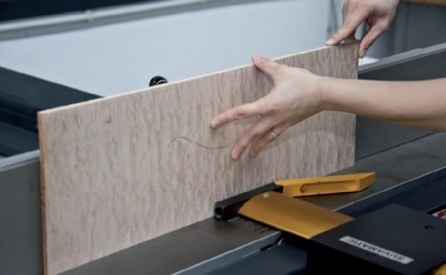 Abrichten und Hobeln der Deckenplanken