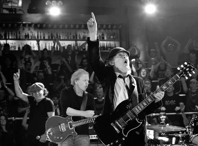 Angus Young bei einem Konzert