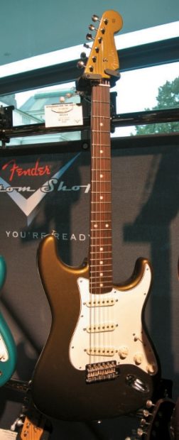 Eine Custom Strat für knapp € 6000.