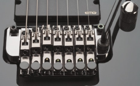 Das Ibanez Edge-Zero II-7 Vibrato