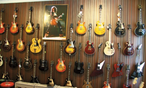 E-Gitarren an der Wand