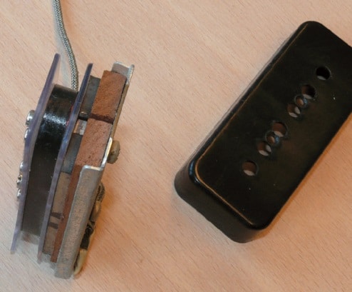 P90 mit Sicht auf die beiden Magnete.