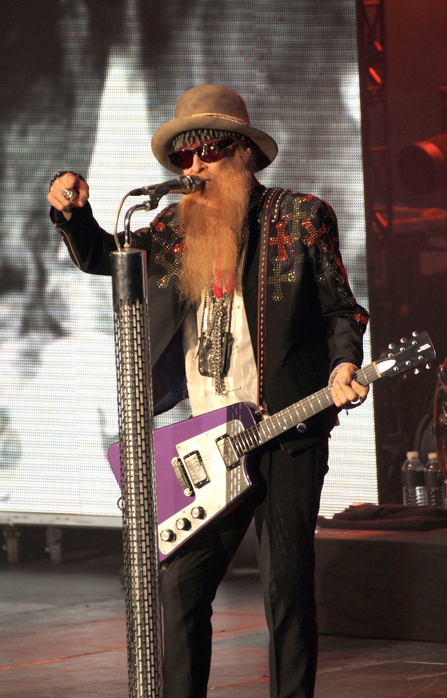 Billy Gibbons mit Helliver Gitarre