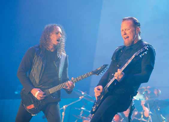 James Hetfield und Kirk Hammett rocken die Bühne.