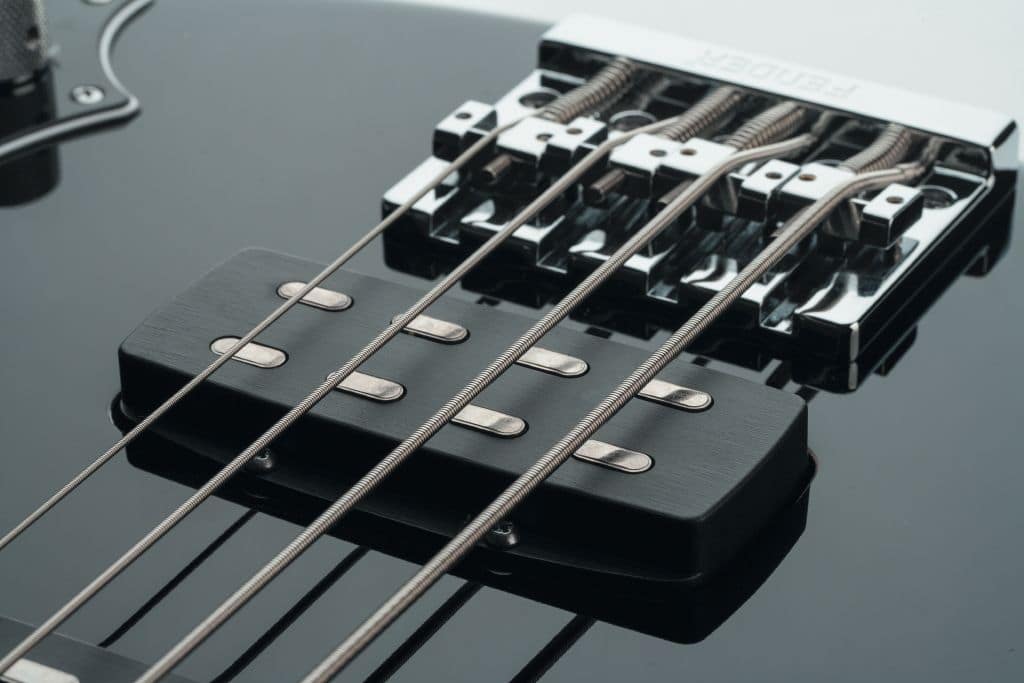 Fender American Deluxe Dimension Bass IV HH_03