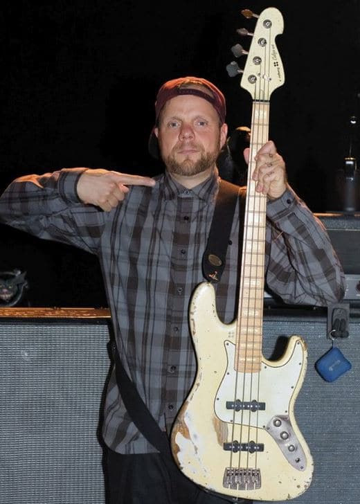 Torsten Scholz mit seinem Bass