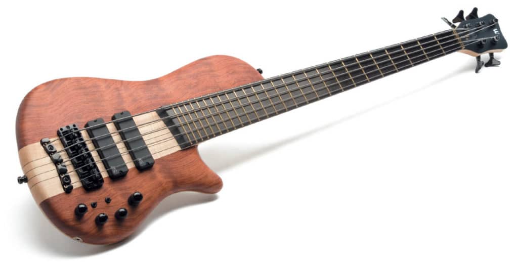 5-saitiger Warwick-Bass. liegend