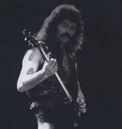 Black_Sabbath_Tony_Iommi