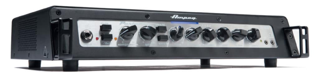 Bass-Vollverstärker, Topteil, von Ampeg, schwarz-silber
