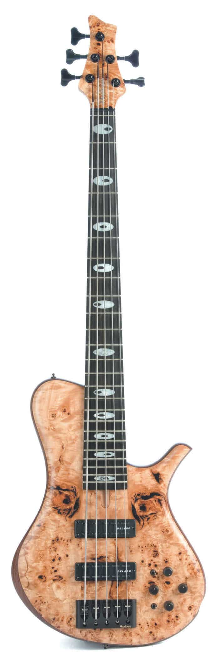 5-String-Bass von Marleaux, stehend