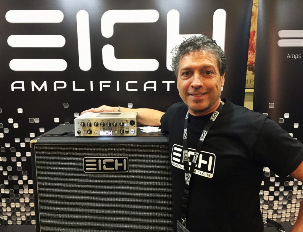 Thomas Eich mit Eich Amplification T-1000 auf 810 Box