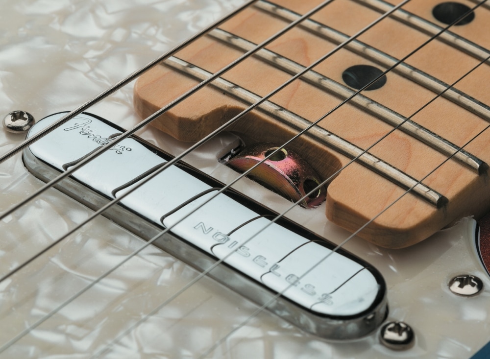 Fender American Elite Strat_03