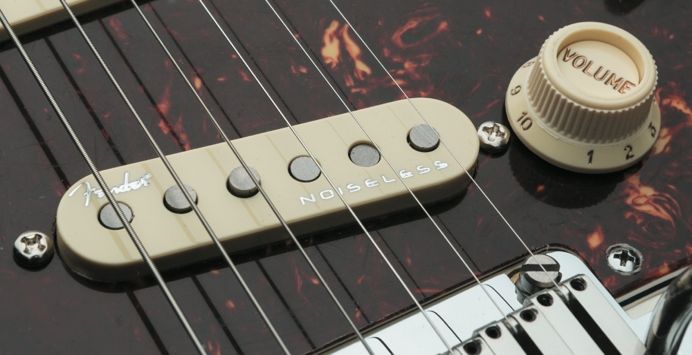 Fender American Elite Strat_04