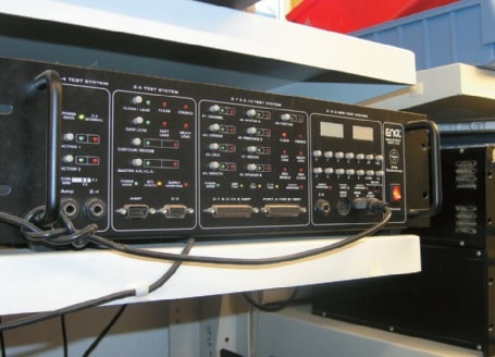 Der Multitest Unit Z-X, prüft die Switch-Funktionen der Amps.