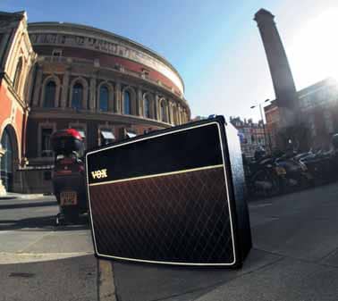 AC30C Limited Brian May vor der Royal Albert Hall