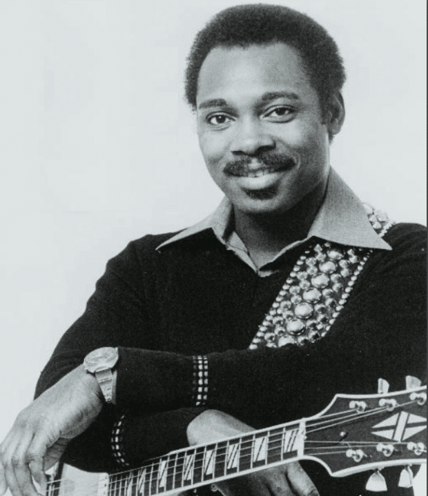 junger George Benson mit Gitarre