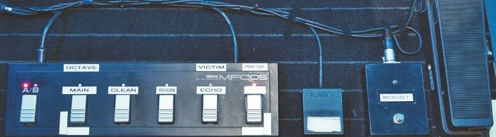 Volume-Pedal, Booster und Yamaha MFC 05 MIDI Controller