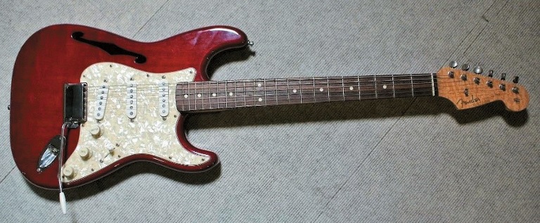 Fender Thinline Strat