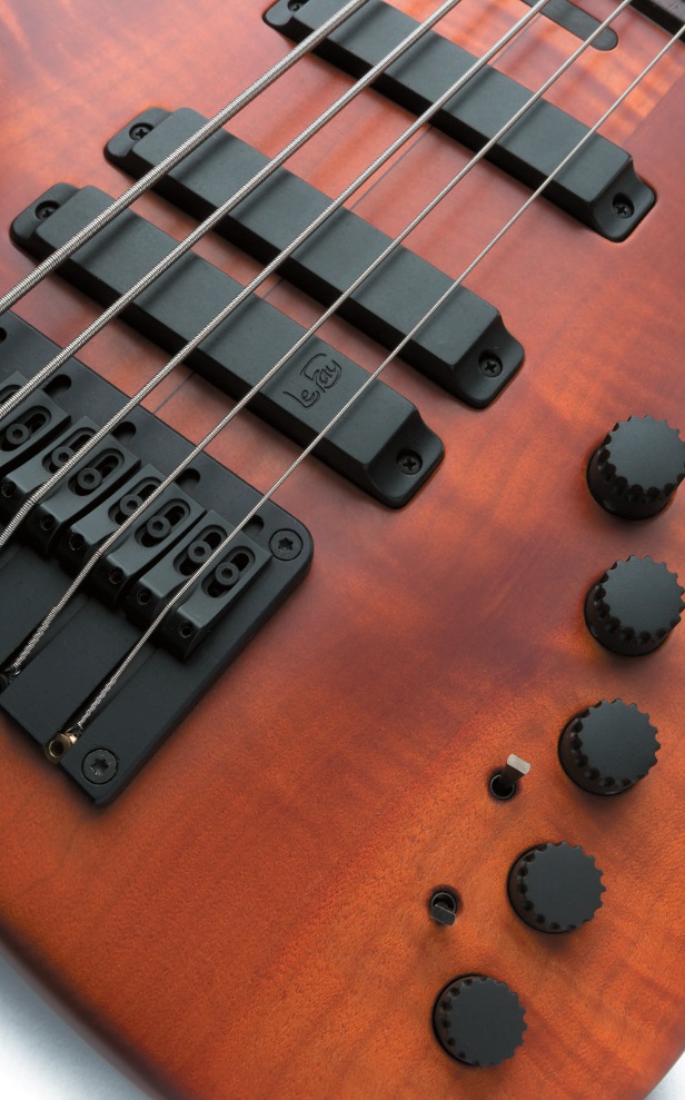 Le Fay Singer 5